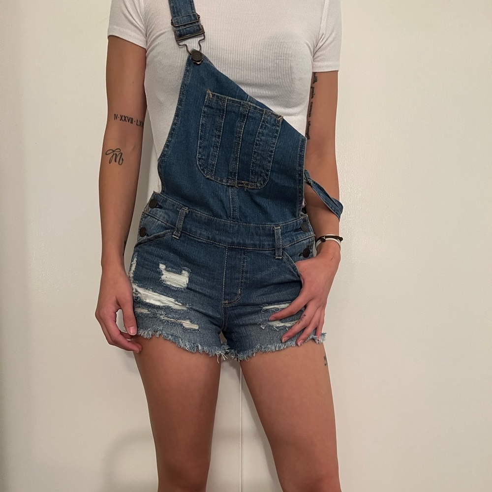 Jean short overalls. Perfect condition.